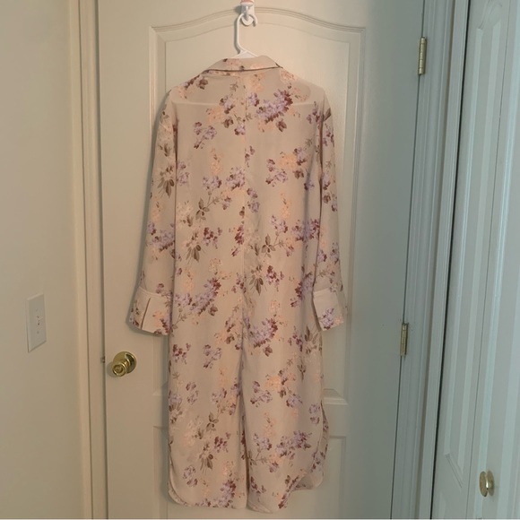 H&M Pink Floral Print Button Down Chiffon Kimono size Medium - Picture 3 of 5